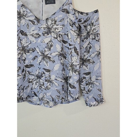 ASTR the Label Cold Shoulder Floral Top Womens Size Small Blue Blouse Revolve - Picture 4 of 10
